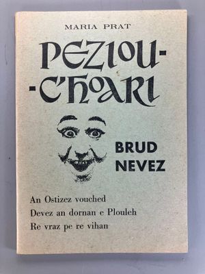 un livre sur lequel figure le portrait d'un homme