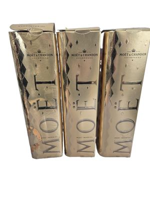 MOËT & CHANDON Trois bouteilles de champagne Brut impérial