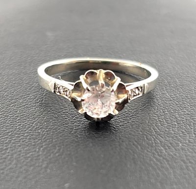 Bague solitaire en or gris 750 millièmes ornée d'une pierre …
