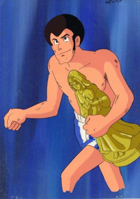 une photo d'un homme en maillot de bain tenant un sac