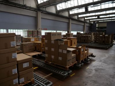 Environ 50 Palettes Composees DE Cartes Electroniques, Cable…