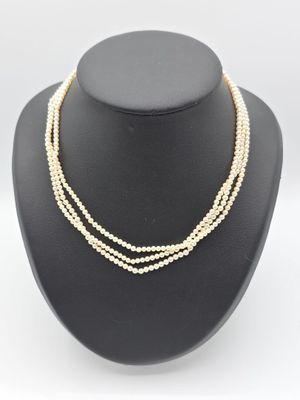 Collier de petites perles de culture à trois rangs simples, …