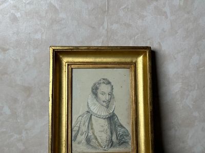 a picture of a picture of a woman in a gold frame