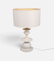 Lampe moderne en résine blanche.