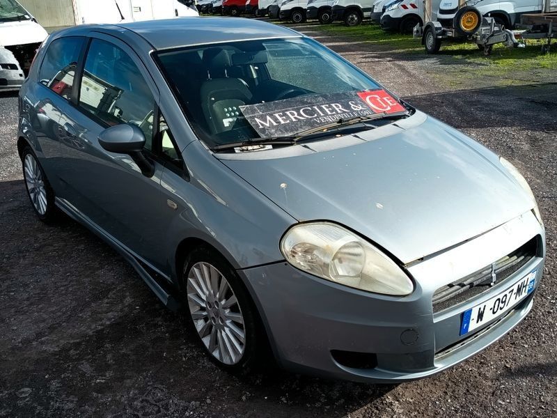 VP FIAT PUNTO POUR PIECES SANS CARTE GRISE - DIESEL - ANNEE …