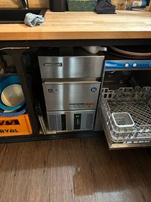 1 machine à glaçons Hoshizaki 1 lave verres Fast 523/524 Enl…