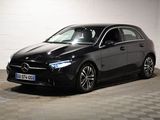 une photo d'une Mercedes CLA noire garée dans un garage