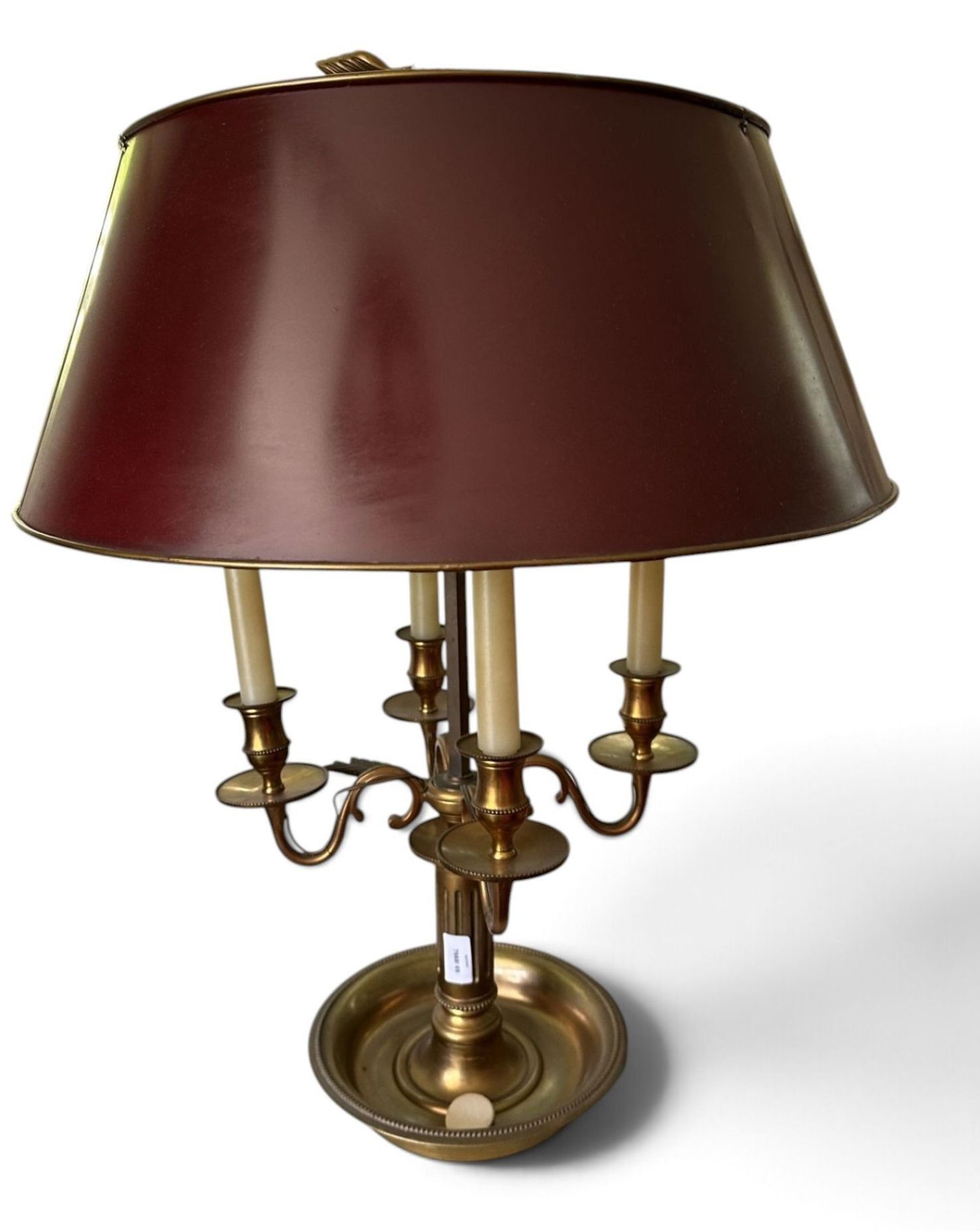 Lampe Bouillotte en laiton et abat jour bordeaux.