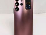 a close up of the back of a pink samsung galaxy note 20