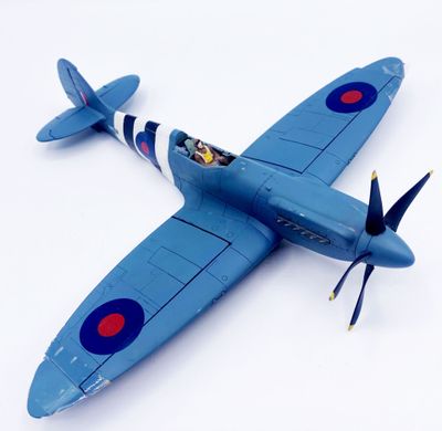 AVION MINIATURE SPITFIRE, modèle Spitfire PR XIX.