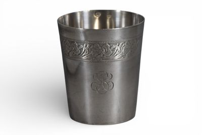 Gobelet en argent (Poinçon Minerve, 800) à décor d'une frise… - Photo 1