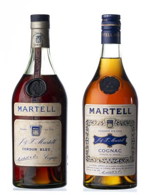 deux bouteilles de cognac Martelli et une bouteille de cognac
