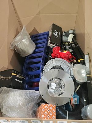 Palette du domaine automobile de 240kg - TVA Récupérable - Expédition 