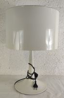 Lampe à poser en métal peint (photo 2)