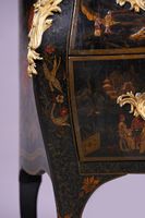 Commode en laque de Chine et vernis parisien à décor de pays… (photo 5)