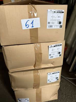 Lot comprenant 4 boîtes de 200 pièces de chevilles de fixati…
