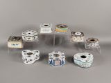 de nombreux rouleaux de papier toilette disposés en cercle