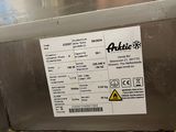 a picture of a machine that is sitting in a kitchen