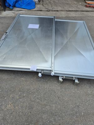 Porte métallique industrille de 240cm x 240cm , poignée de p…