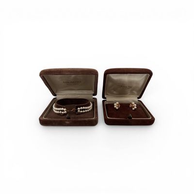 MIKIMOTO Demi parure en or 14K (585) comprenant :