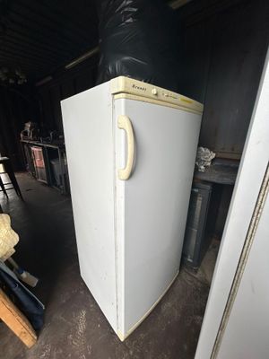 Congélateur armoire BRANDT, plaque inaccessible