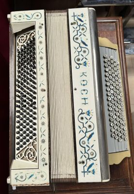 Accordéon KOCH, facture allemande (Hohner) : Chromatique, 5 …