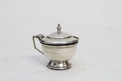 Moutardier rond en argent anglais — Élégance et tradition - Photo 1