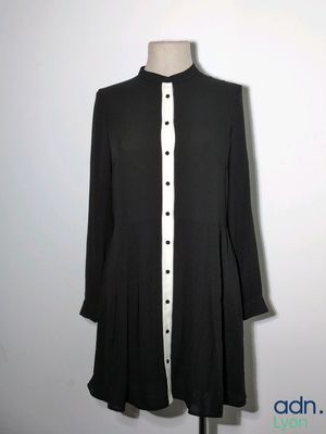 a black and white dress on a mannequin mannequin mannequin mannequin mannequin mannequin mannequin mannequin mann