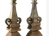 two vases that are sitting next to each other