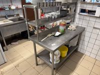 1 Table de travail Inox, 1 tiroir, 1 tablette d'entrejambe e…