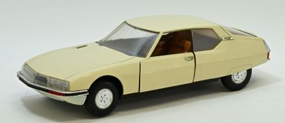 Citroën SM en plastique - Modèle Montblanc