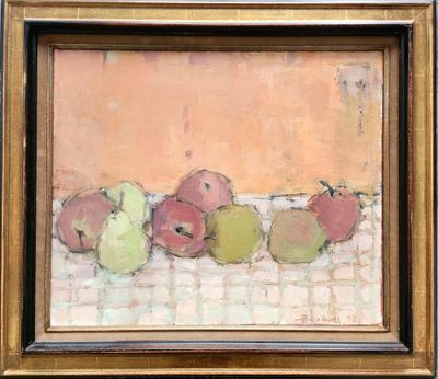 un tableau représentant des pommes posées sur une table, avec un mur en arrière-plan