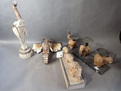 6 éléphants en ficelle, tôle et tissus divers H : 10 à 29cm