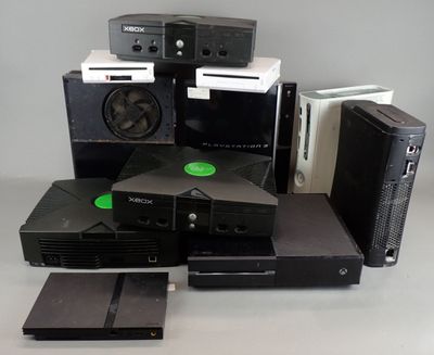 a lot of electronic equipment that are sitting on a table