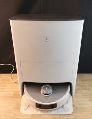 Aspirateur robot Ecovacs La première photo est non contractu…