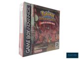 un gros plan sur une boîte de jeu Nintendo sur laquelle figure un jeu Pokémon