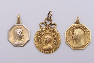 Lot de 3 médailles en or jaune 750. - Photo 1