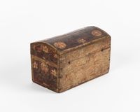 Petit coffret de mariage en hêtre polychromé à décor d'oisea… (photo 3)