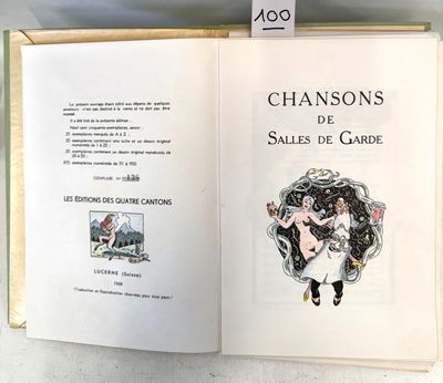un livre ouvert sur lequel figure l'image d'une femme en robe