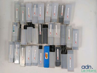 a lot of batteries that are sitting on a table