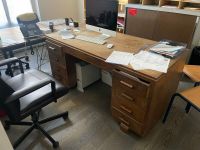 Ensemble de mobilier de bureau comprenant: (photo 3)