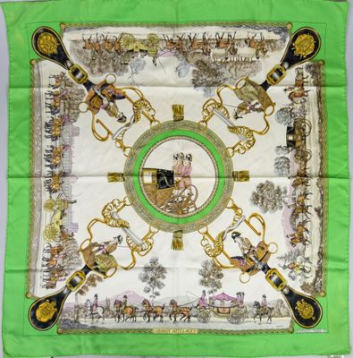 foulard en soie vert et blanc orné d'un motif représentant un cheval et une calèche