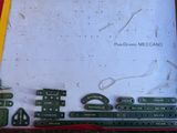 une photo d'une photo d'un livre sur lequel figure l'image d'un train