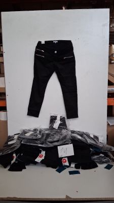 Lot de 50 pantalons femme skinny, coloris noir, différentes …