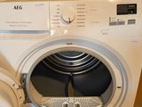 an image of a washer and dryer in a room