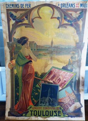 une vieille affiche représentant une femme debout à côté d'une valise