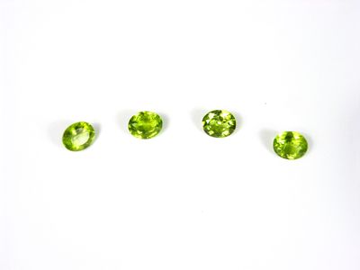 4 péridots ovales 4.13 cts 11x8.9x5.8 n°22512040