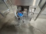 la photo d'une machine posée sur le sol