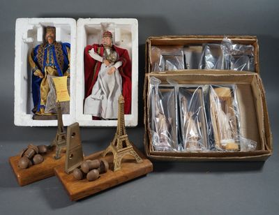 Lot de SOUVENIRS de voyages comprenant deux santons rois mages Giraud  - Photo 1