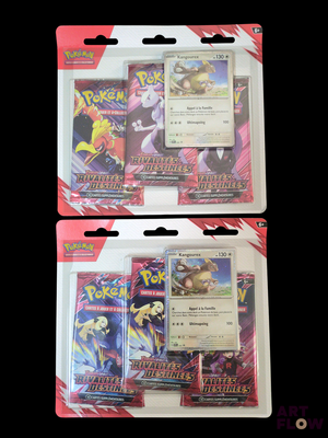 deux paquets de cartes à collectionner Pokémon dans des sachets en plastique, sur fond noir